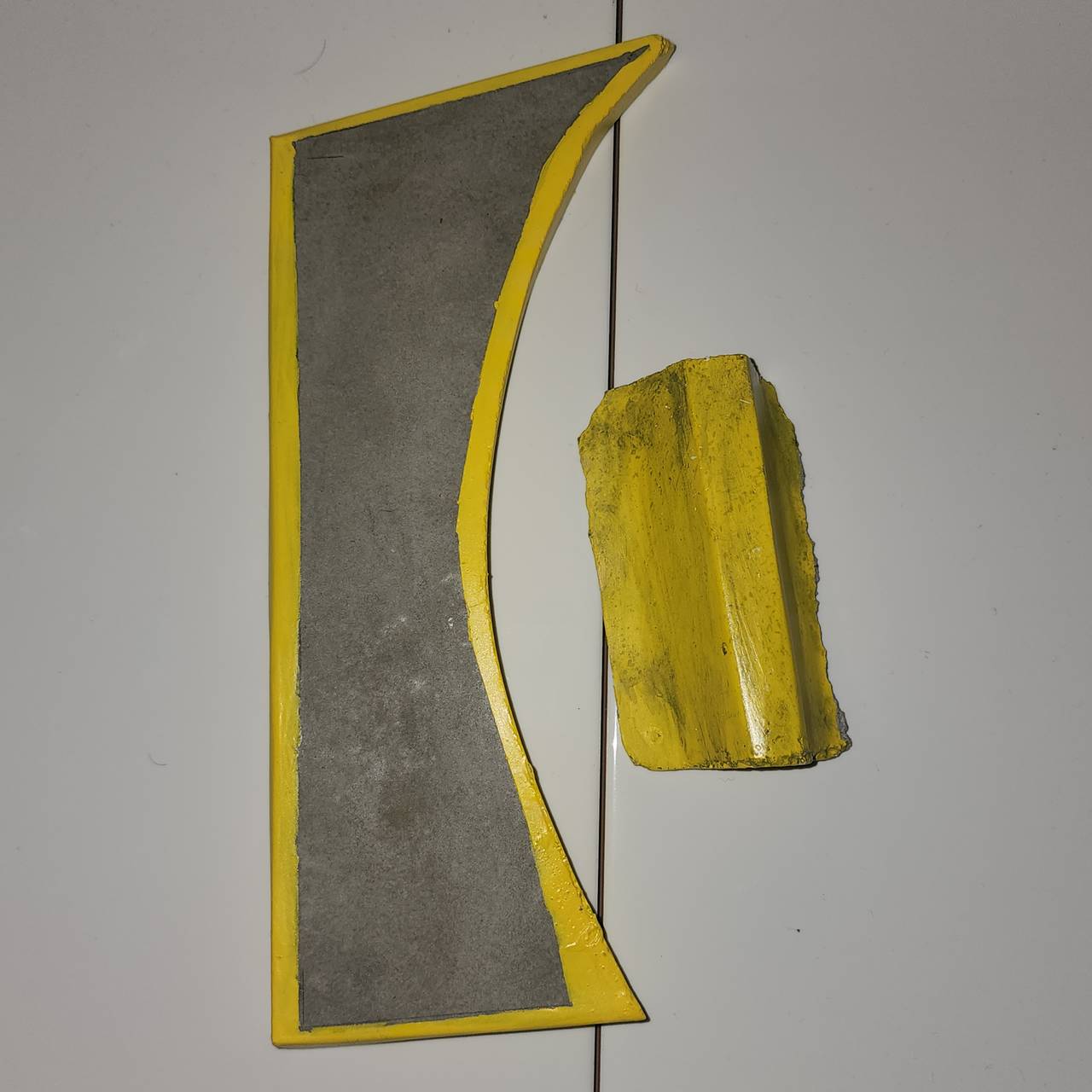 Yellow Curved Ledge & Small Barrier