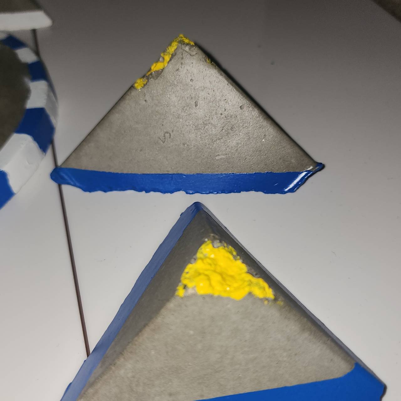 White and Blue Circle Pad W/ Pyramid Kickers