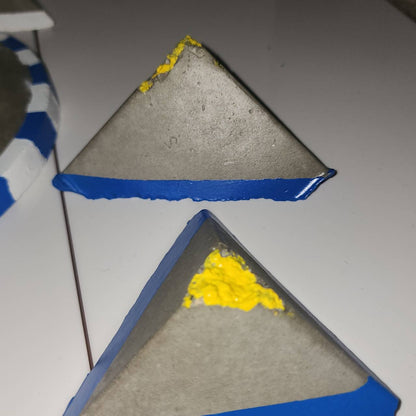 White and Blue Circle Pad W/ Pyramid Kickers