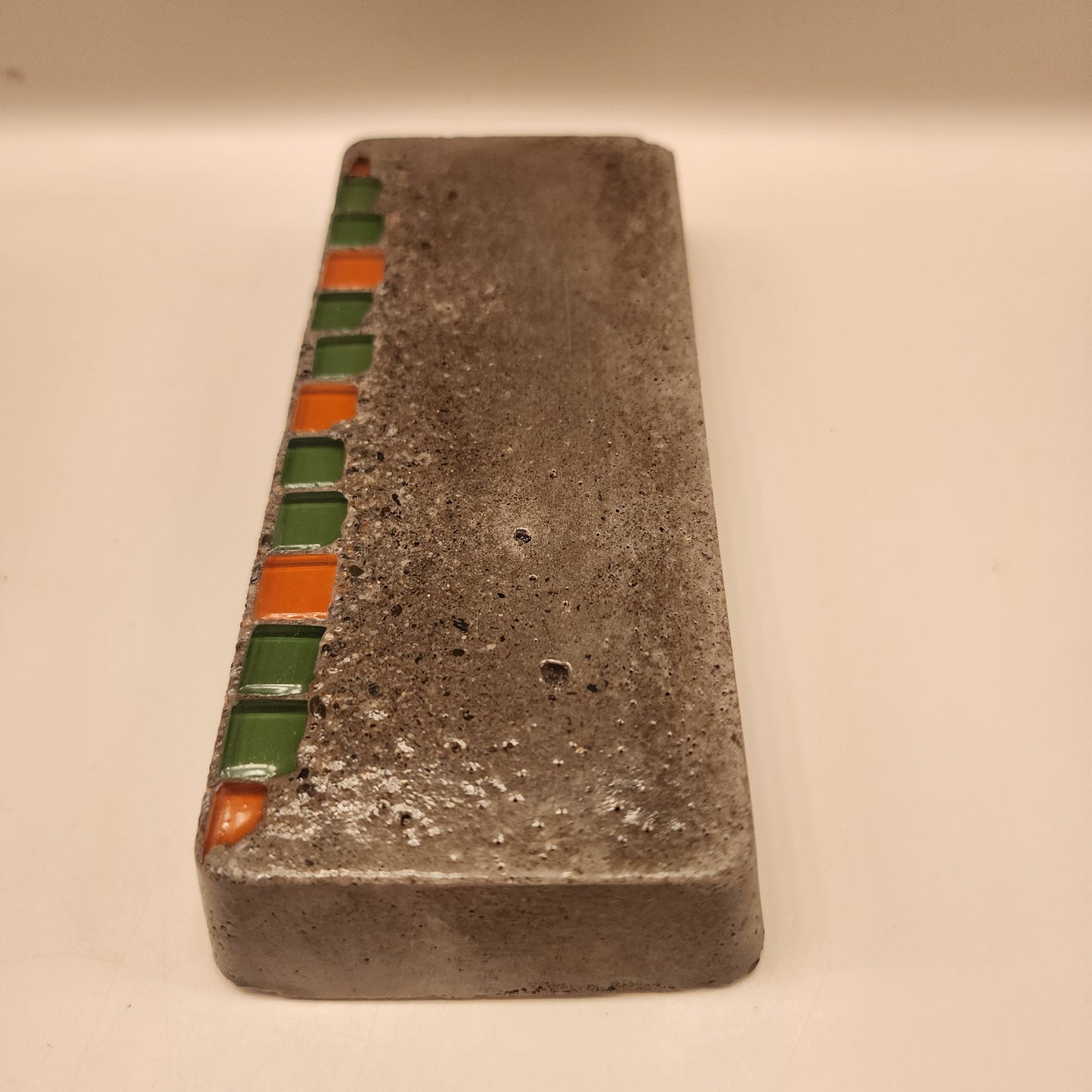 Loaf Ledge Mosaic 80s Retro