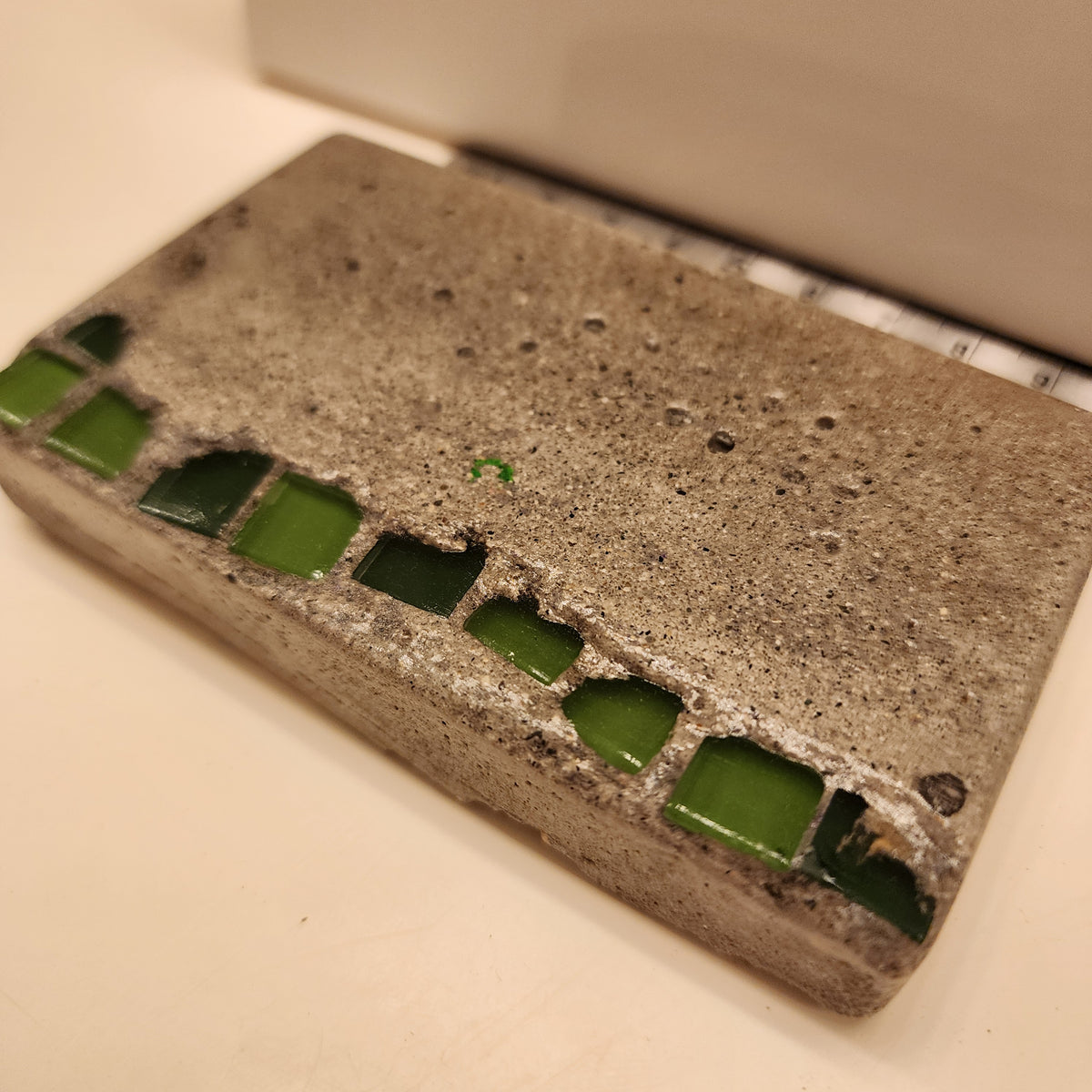 Mini Emerald Ledge